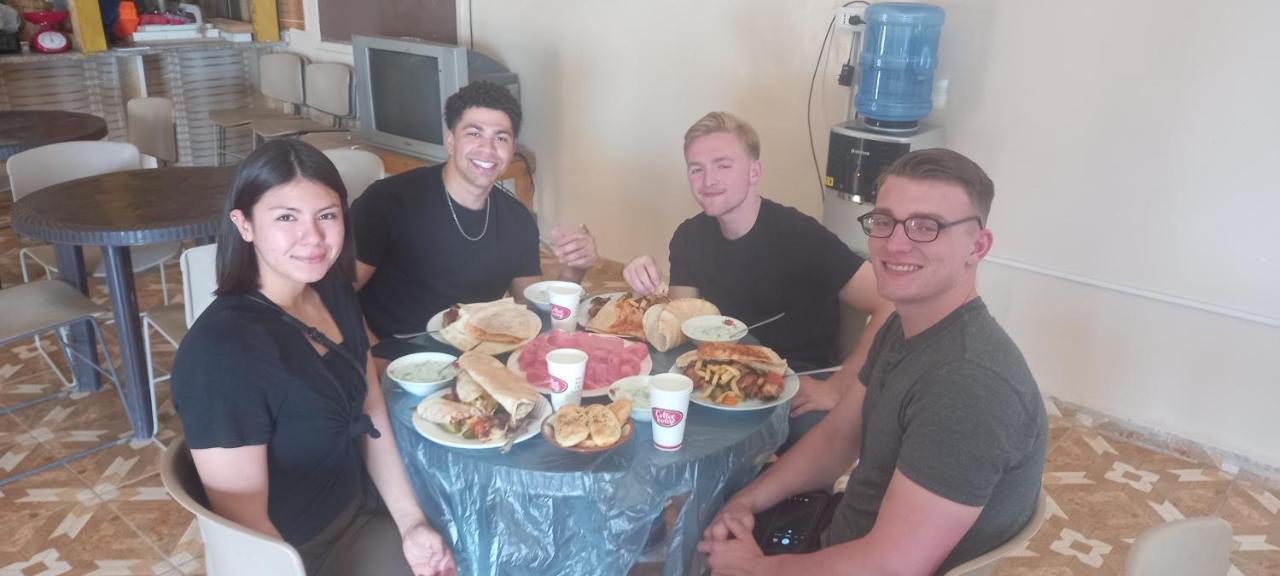Safi Kitchen Hostel Gawr as-Safi Экстерьер фото